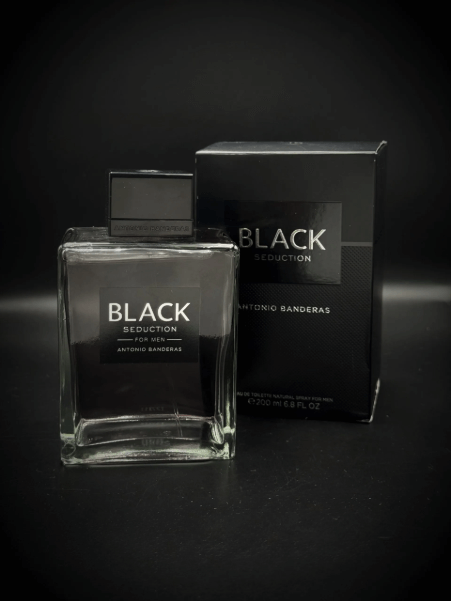 PERFUMESEDUCTION IN BLACK